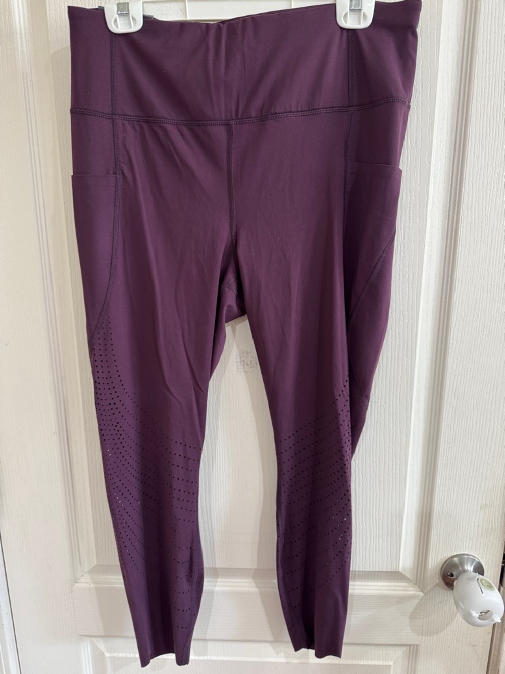 Women's High-Waist Plum Leggings with Side Pockets